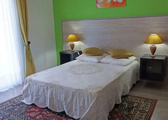 Quinta Dos Aromas Pansiyon *